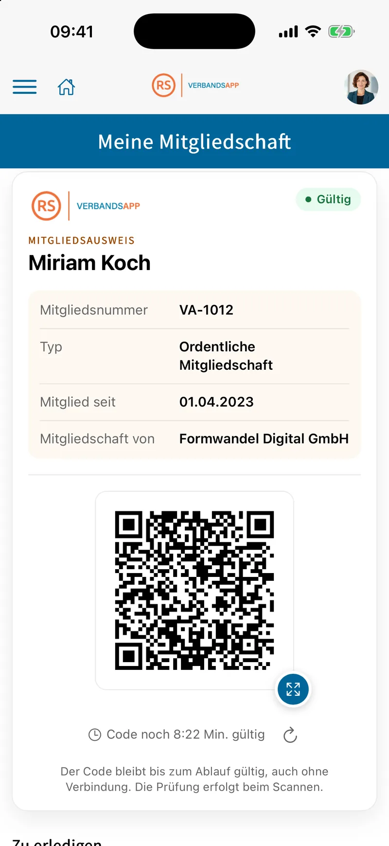 Digitaler Mitgliedsausweis mit Angaben zur Mitgliedschaft und QR-Code auf dem Smartphone