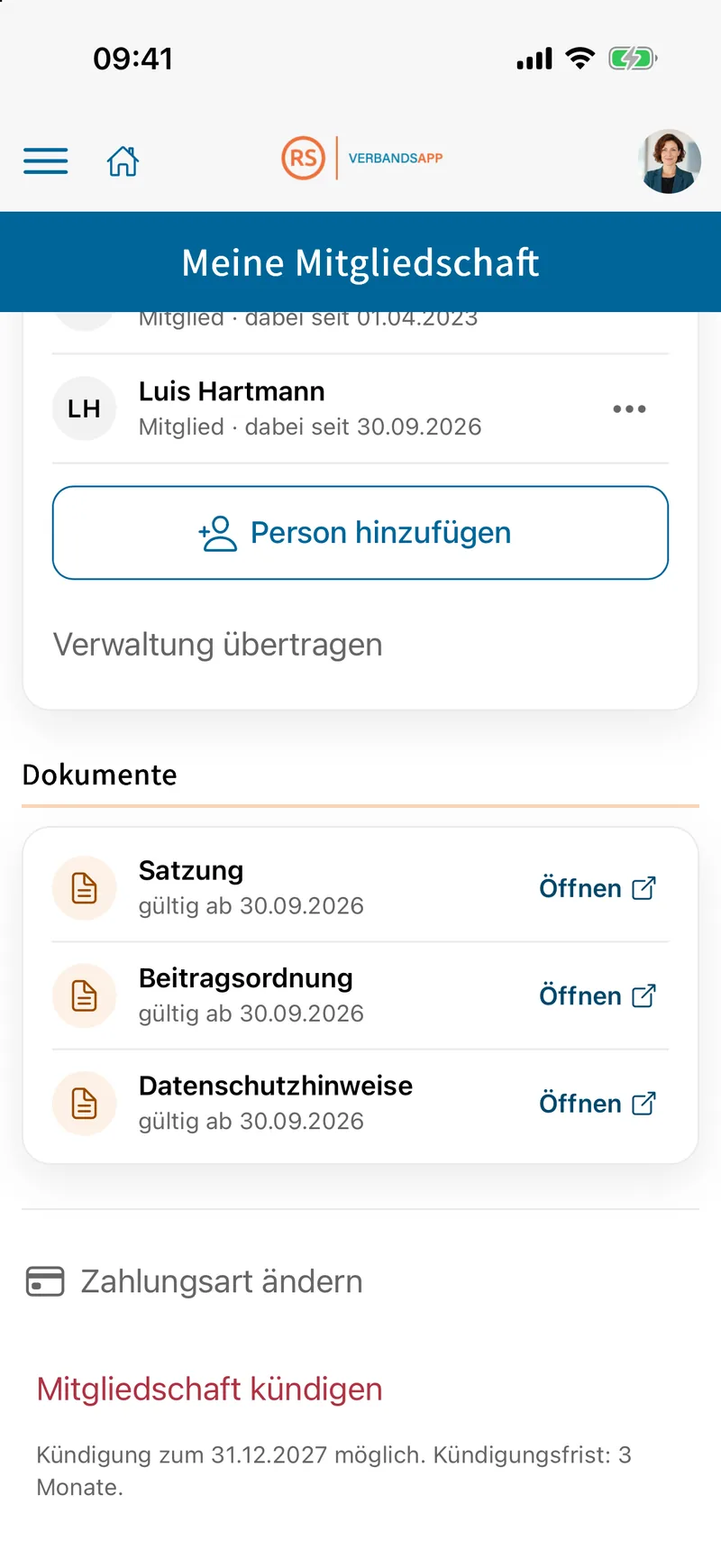„Meine Mitgliedschaft“ mit Personenliste, dem Knopf „Person hinzufügen“ und den Dokumenten Satzung, Beitragsordnung und Datenschutzhinweise auf dem Smartphone